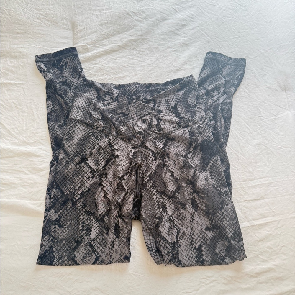 Offline By Aerie Women’s Snake Skin Crossover Leggings Activewear Size Medium